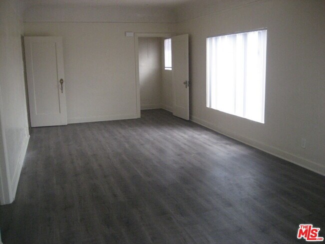 Foto del edificio - 105 W 106th St