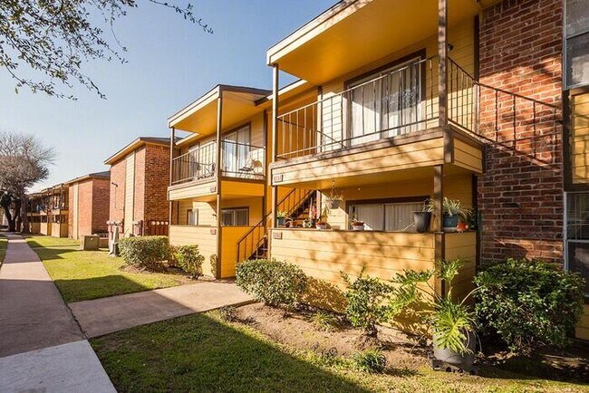 Foto del edificio - 12800 Dunlap St