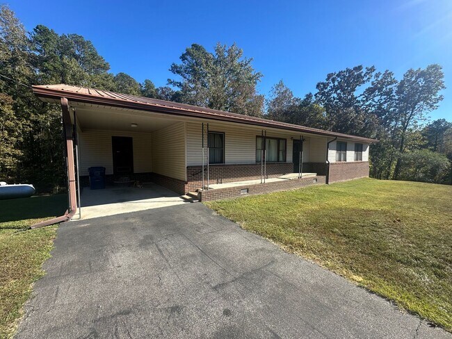 Building Photo - Charming 3-Bedroom, 2-Bath Home in Peaceful Ohatchee Setting