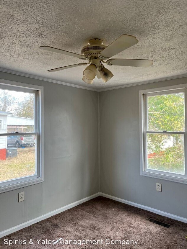 Building Photo - 2 br, 1 bath House - 1105 Washington St.