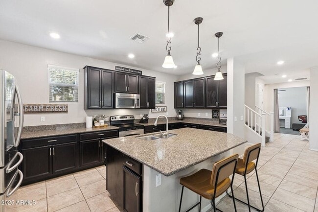 Building Photo - 3 Bedroom 2.5 Bathroom Paseo Place Home