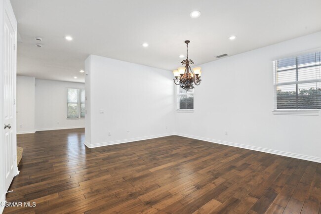 Building Photo - 4659 Cielo Cir