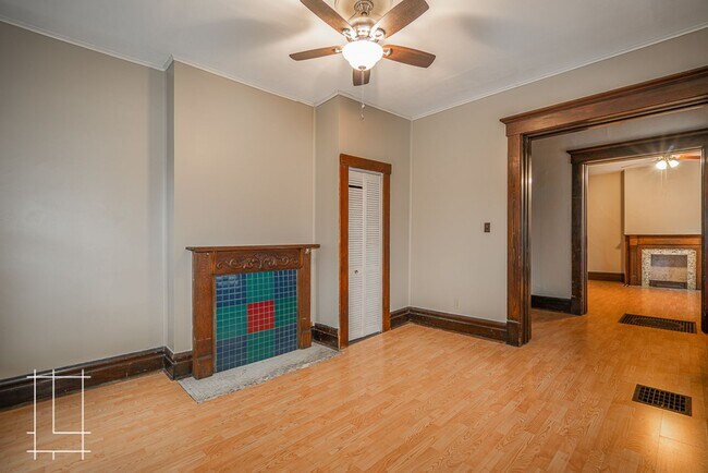Building Photo - 860-862-862 Dennison Ave