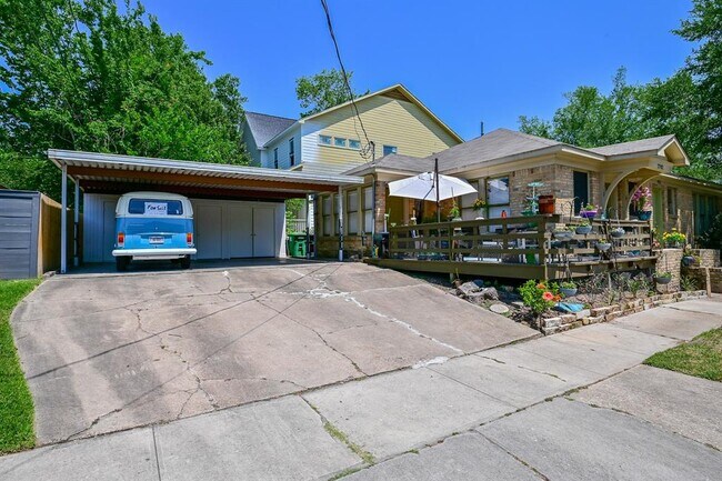 Building Photo - 949 Ridge St