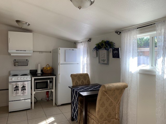 Kitchen - 2710 Laguna St