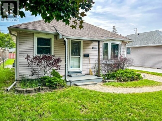 Building Photo - 1230 Labadie Rd