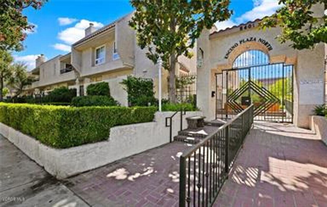 Beautiful 2 bedroom in gated community House Rental in Los Angeles