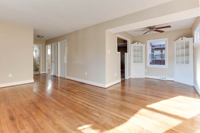 Building Photo - 4820 Chamberlayne Ave