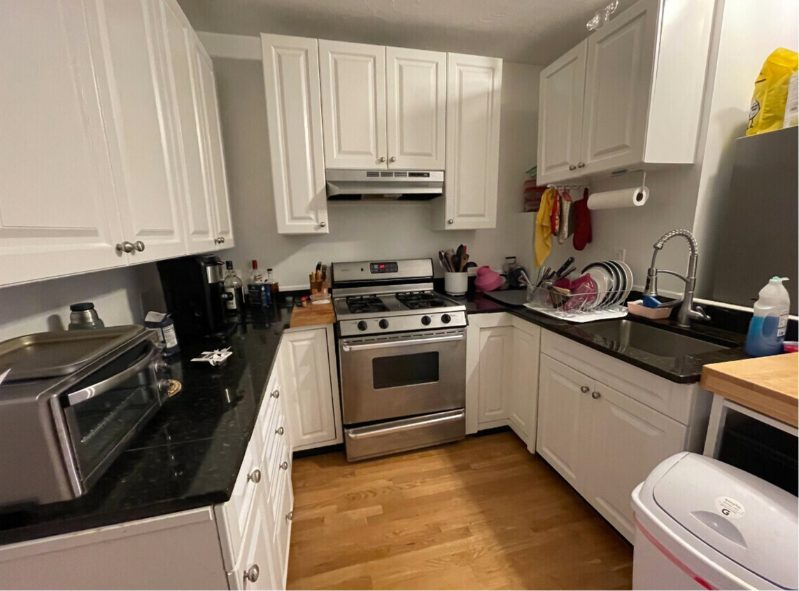 Foto principal - 682 Parker St
