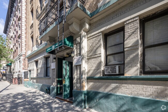 Building Photo - 515 W 171st St