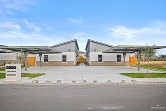 Building Photo - 1603 Playa Dr