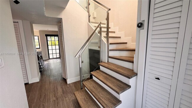 Foto del edificio - 3538 SW 17th St