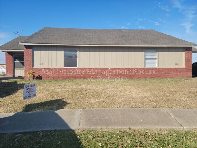 Foto del edificio - 8006 N 117th E Ave
