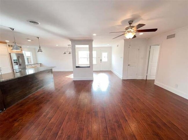 Building Photo - 8541 Strathmore Dr