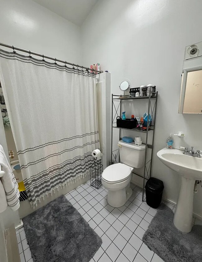 Building Photo - 205 Rano Blvd