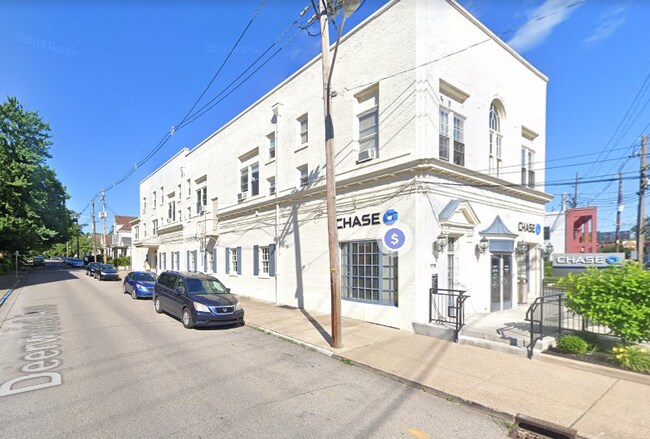 Foto del edificio - 1951 Deerwood Ave