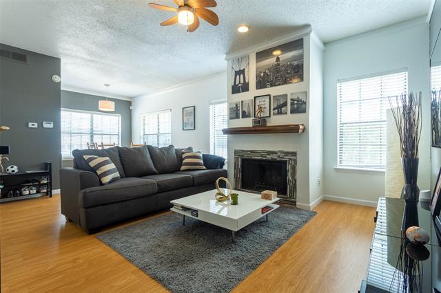 Foto del edificio - 8750 Park Ln