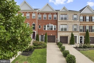 Building Photo - 11177 Southport Pl