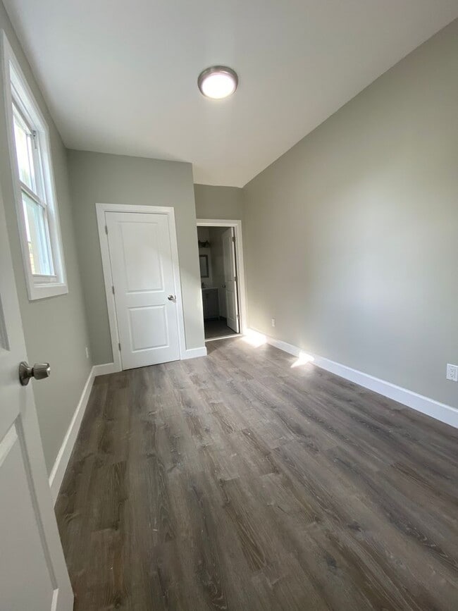 Building Photo - 121 N. Lake