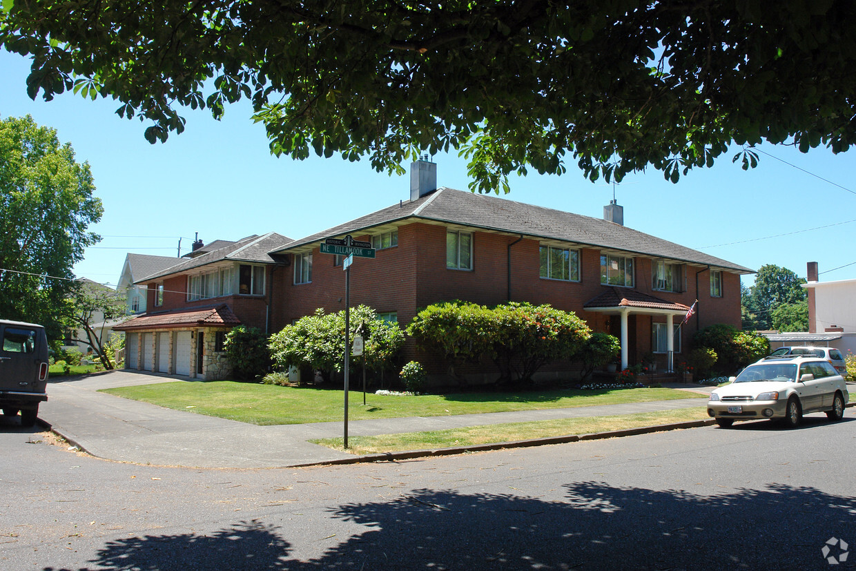 Primary Photo - villa diana