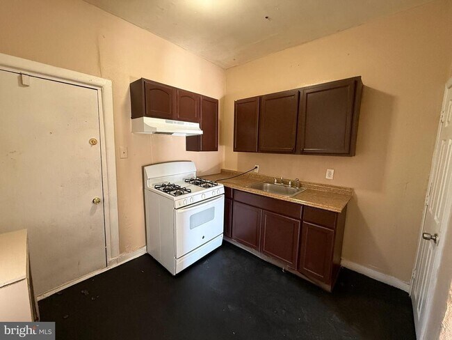 Building Photo - 2413 W Indiana Ave