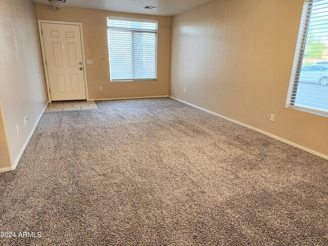 Foto del edificio - 15923 W Post Dr