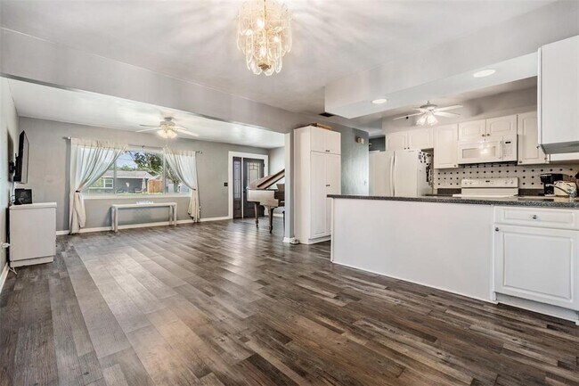 Building Photo - 2251 Habersham Dr