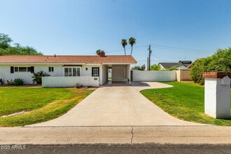 Building Photo - 6925 E Rancho Vista Dr