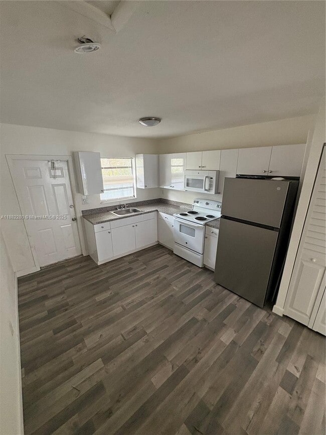 Foto del edificio - 4100 SW 19th St