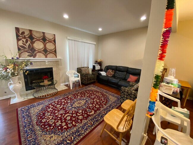 Foto del edificio - 544 W Parkside Dr