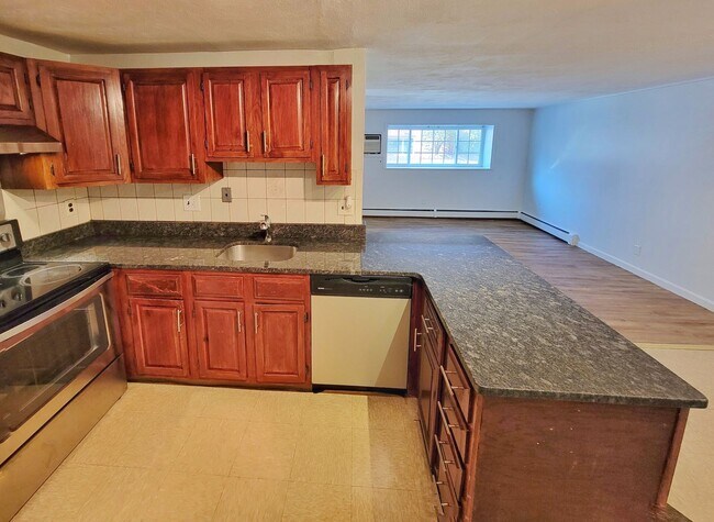 Foto del edificio - Heat, hot water and parking included! Cozy...