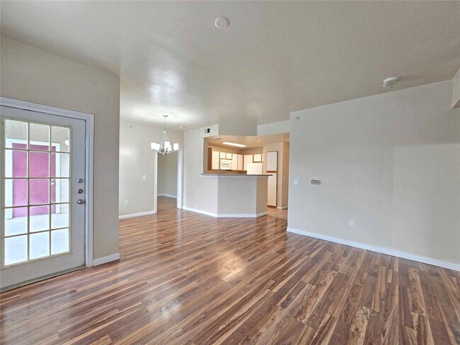 Building Photo - 2320 Gracy Farms Ln