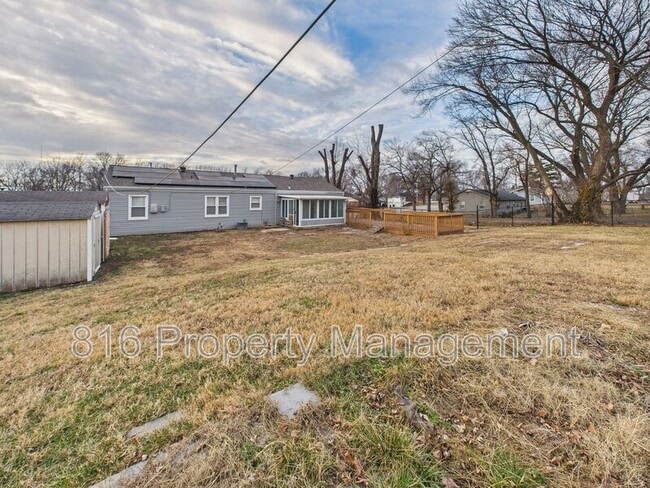 Foto del edificio - 5725 Blue Ridge Blvd