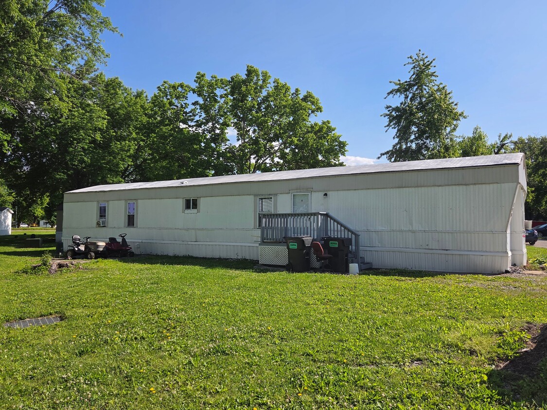 Photo - 2900 Sand Rd (Edwardsville, IL)