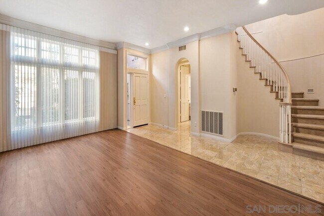 Foto del edificio - 5188 Renaissance Ave