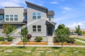 Building Photo - 16137 E Elk Pl