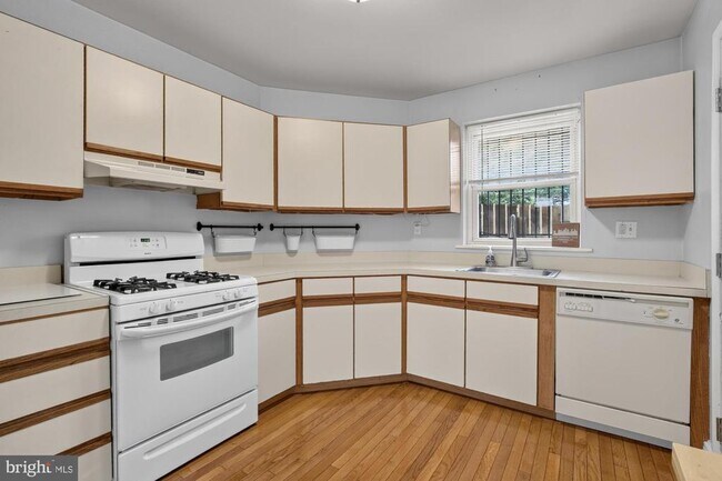 Foto del edificio - 2645 Bainbridge St