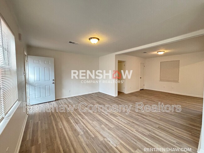 Building Photo - 3602 Suzanne Dr