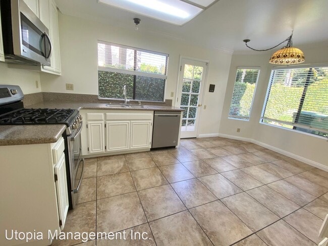 Building Photo - 3 br, 3 bath House - 12485 Mountain Trail ...