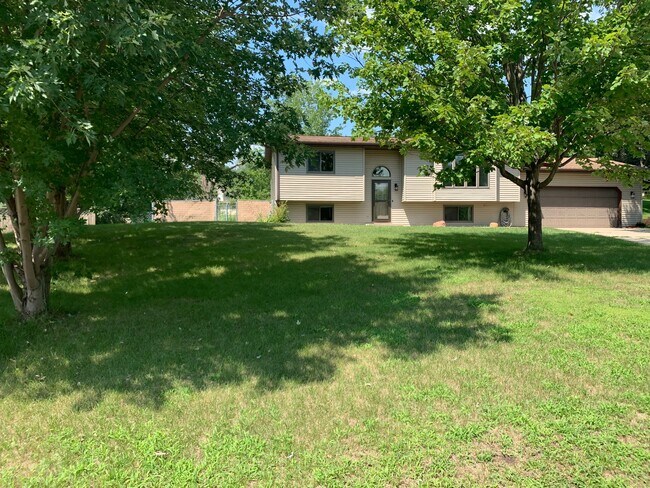 Building Photo - W10750 Airport Rd