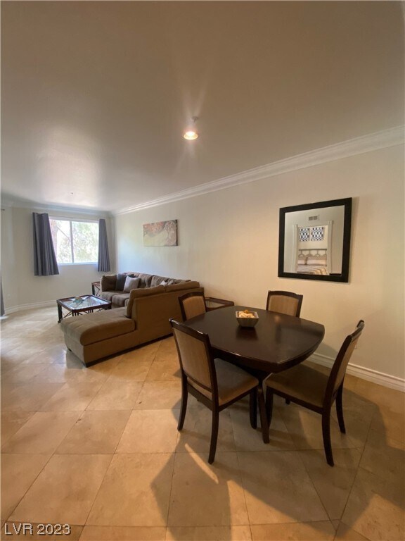 Building Photo - 230 E Flamingo Rd