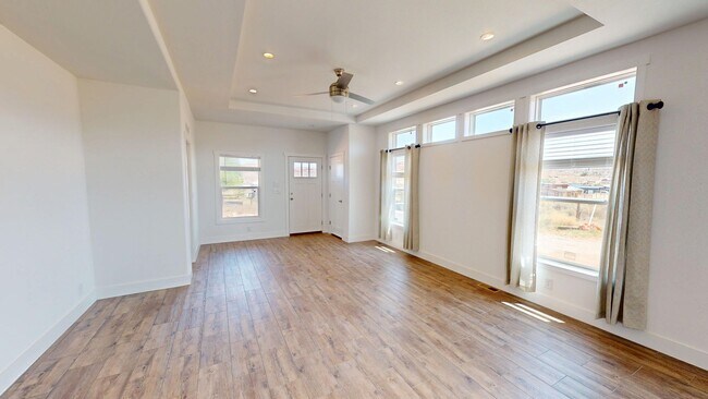 Foto del edificio - Brand New Stand Alone Home