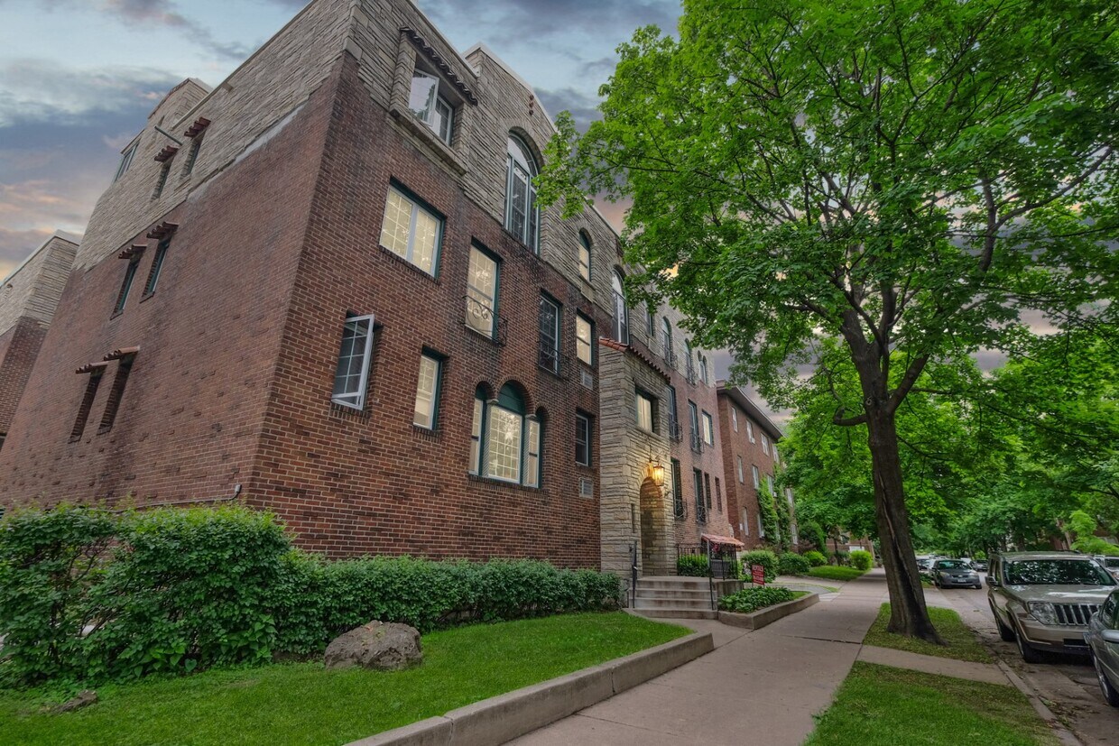 El Capitan Apartments in Minneapolis, MN