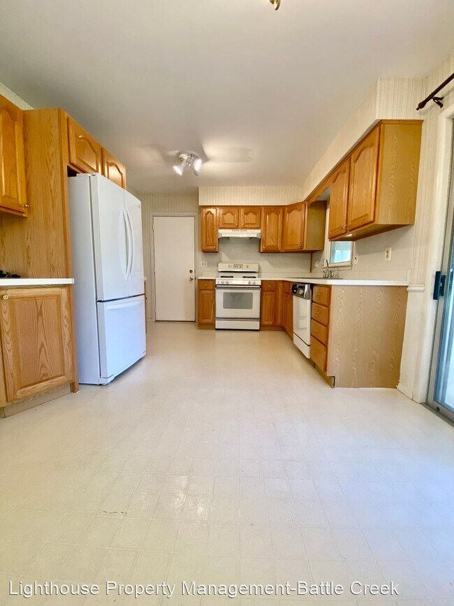 4 br, 2 bath House 6 Merrill Drive House Rental in Battle Creek, MI