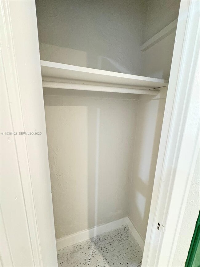 Foto del edificio - 1901 SW 9th St