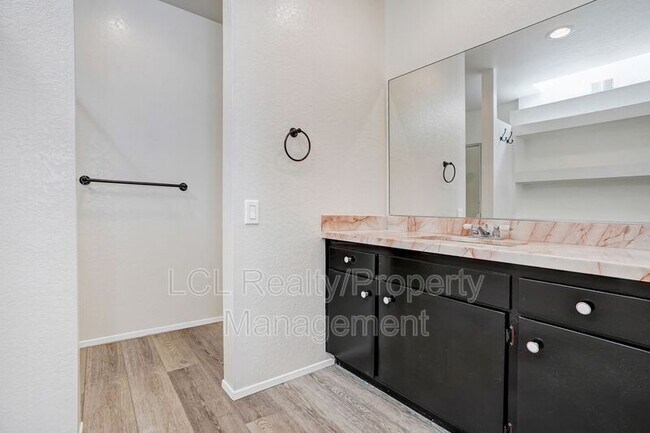 Building Photo - 45301 Deep Canyon Rd