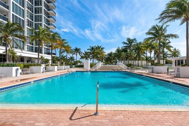 Foto del edificio - 10275 Collins Ave