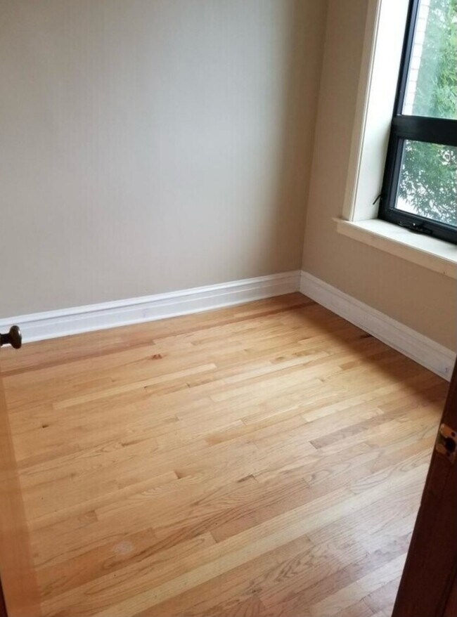 Foto del edificio - 3048 N Ashland Ave