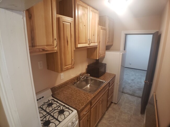 Foto del edificio - 1 Bedroom 1 Bath Upstairs Apartment