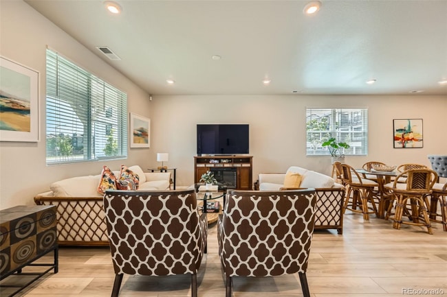 Foto del edificio - 12201 Race St